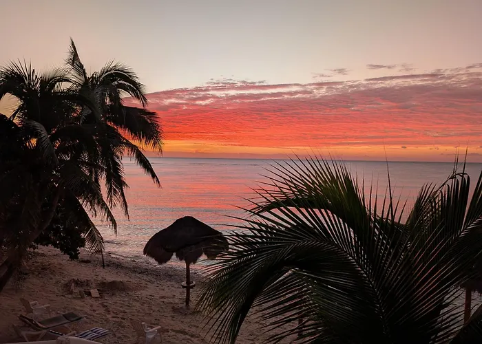 La Mirage #4, Half Moon Bay, * Akumal
